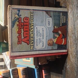 Vintage Book "Little Orphan Annie"